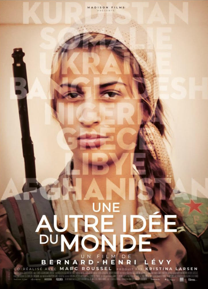 Affiche du film de Bernard-Henri Lévy et Marc Roussel, figurant le portrait en plan serré d’une combattante kurde, fusil à l’épaule, les cheveux tressés avec une longue natte sous un foulard