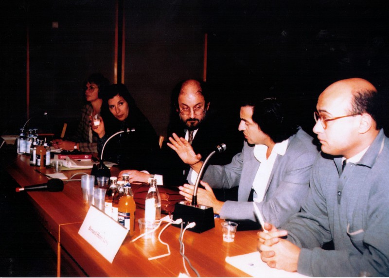 Bernard-Henri Lévy et Salman Rushdie à Helsinki en octobre 1992.