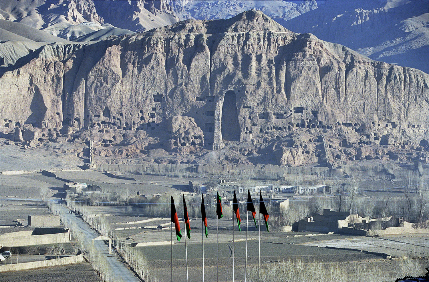 Vue des grottes sacrées de Bamiyan.