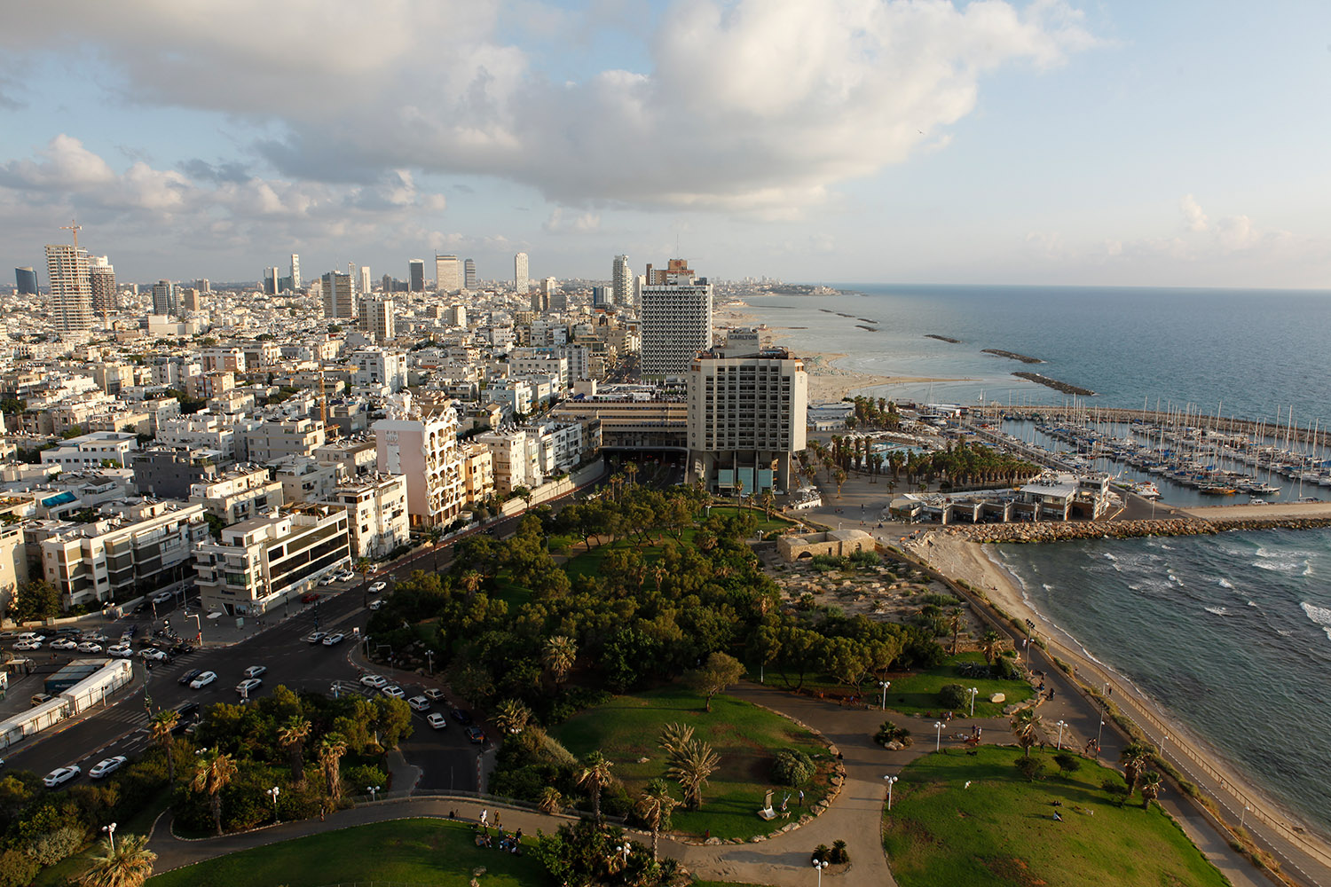 Vue aérienne de Tel Aviv et de sa plage en Israël