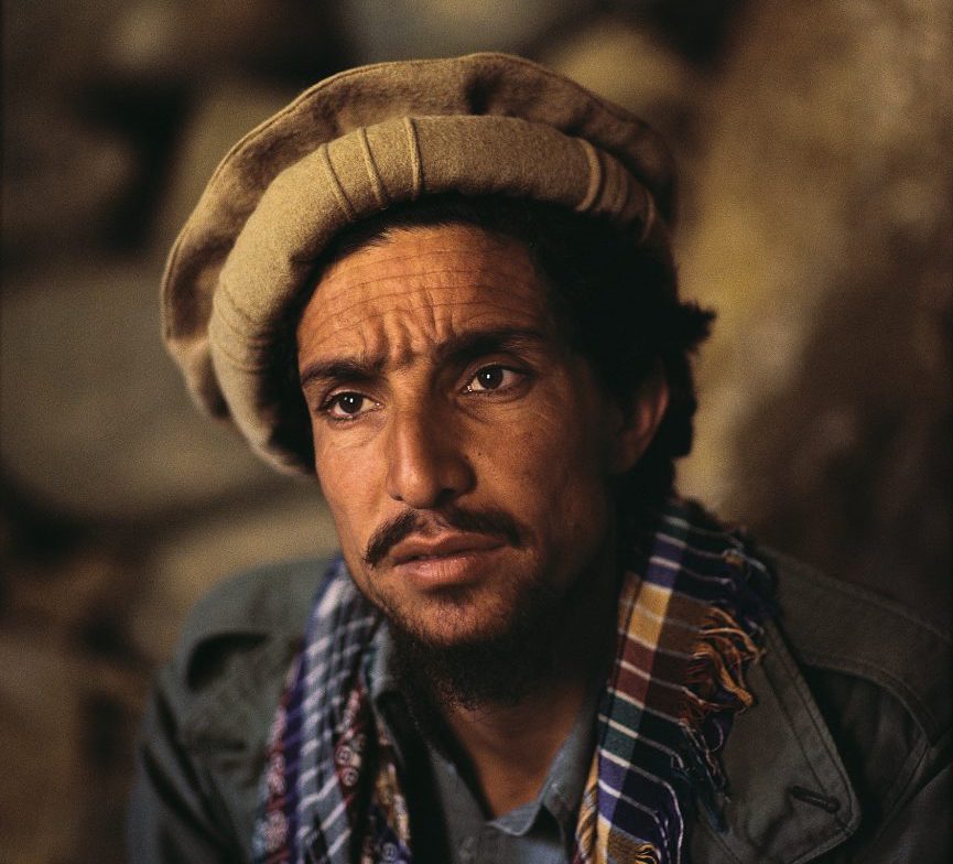 Portrait en couleur du commandant Massoud.
