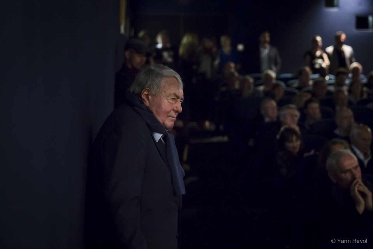 Claude Lanzmann dans la salle du cinéma Étoile Saint-Germain-des-Prés