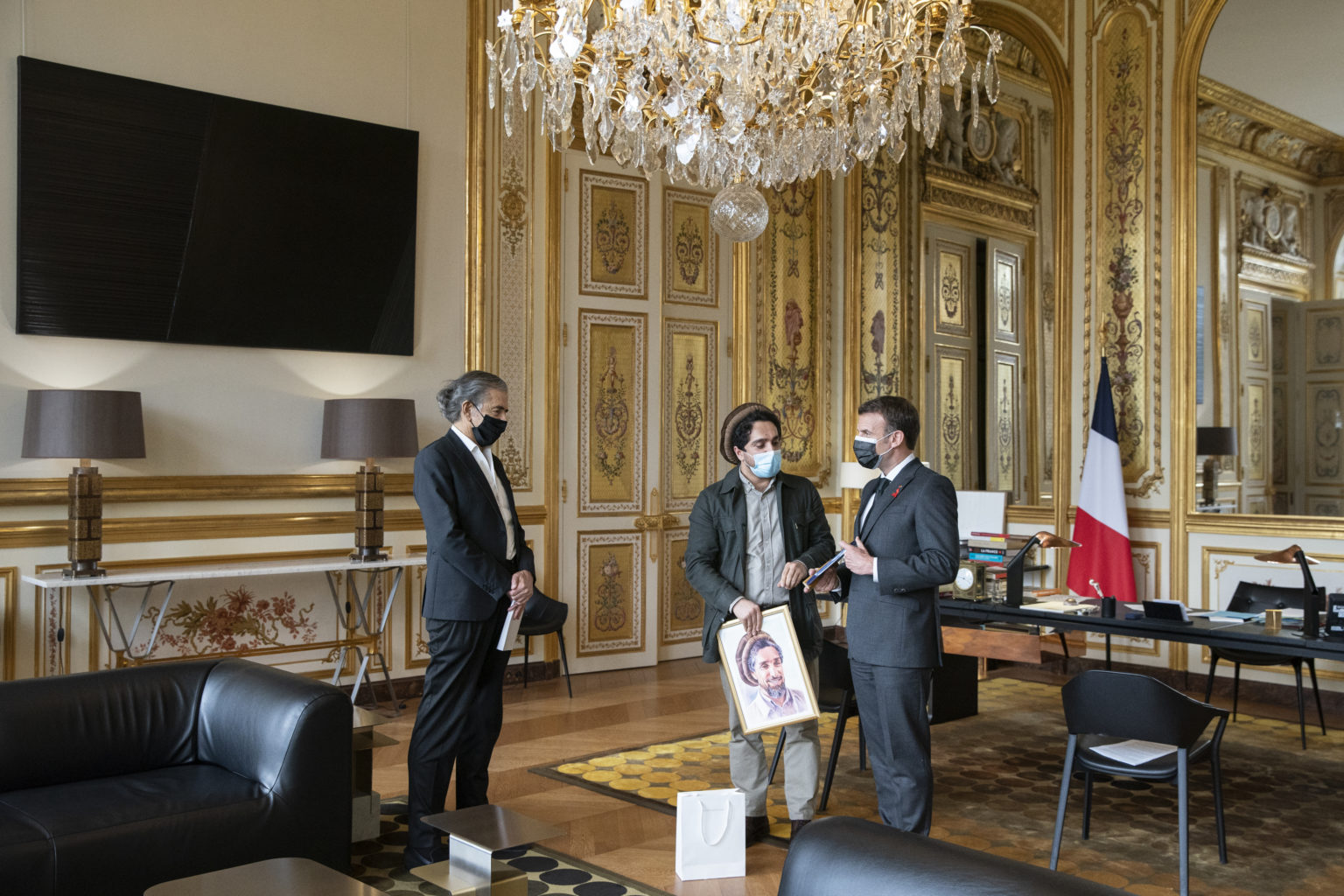 Bernard-Henri Lévy accompagne Ahmad Massoud à la rencontre d'Emmanuel Macron à l'Élysée