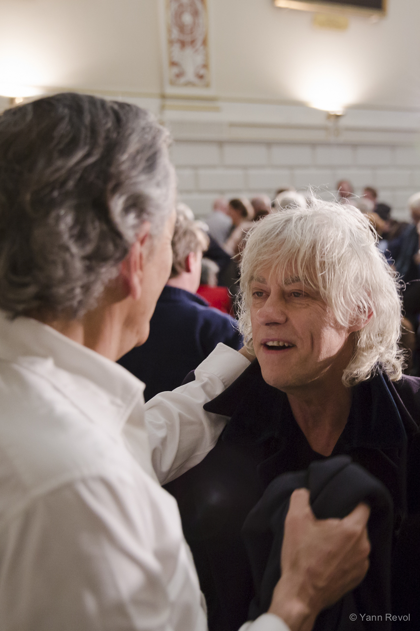 Bob Geldof et Bernard-Henri Lévy et à l'issue de la représentation de « Looking for Europe », à Dublin.