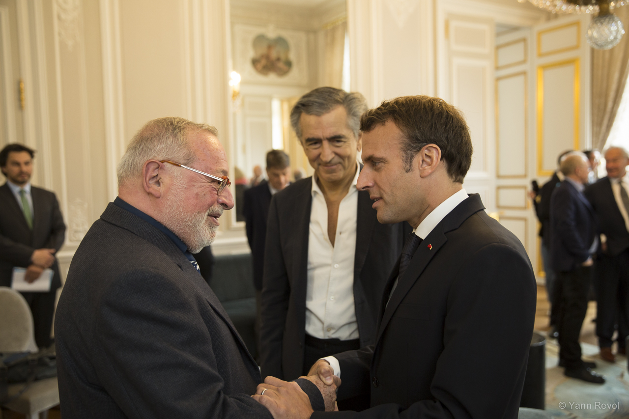 Fernando Savater, Bernard-Henri Lévy et Emmanuel Macron à l'Élysée.