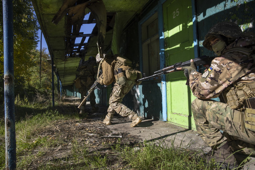 Ukrainian military in the Kherson area, near Dudachy.