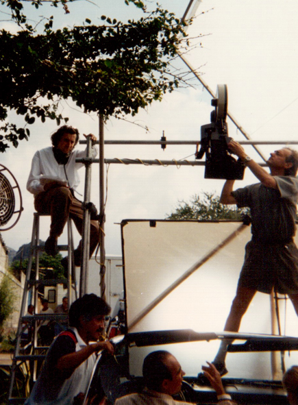 Bernard-Henri Lévy sur le tournage du film « Le Jour et la Nuit ».