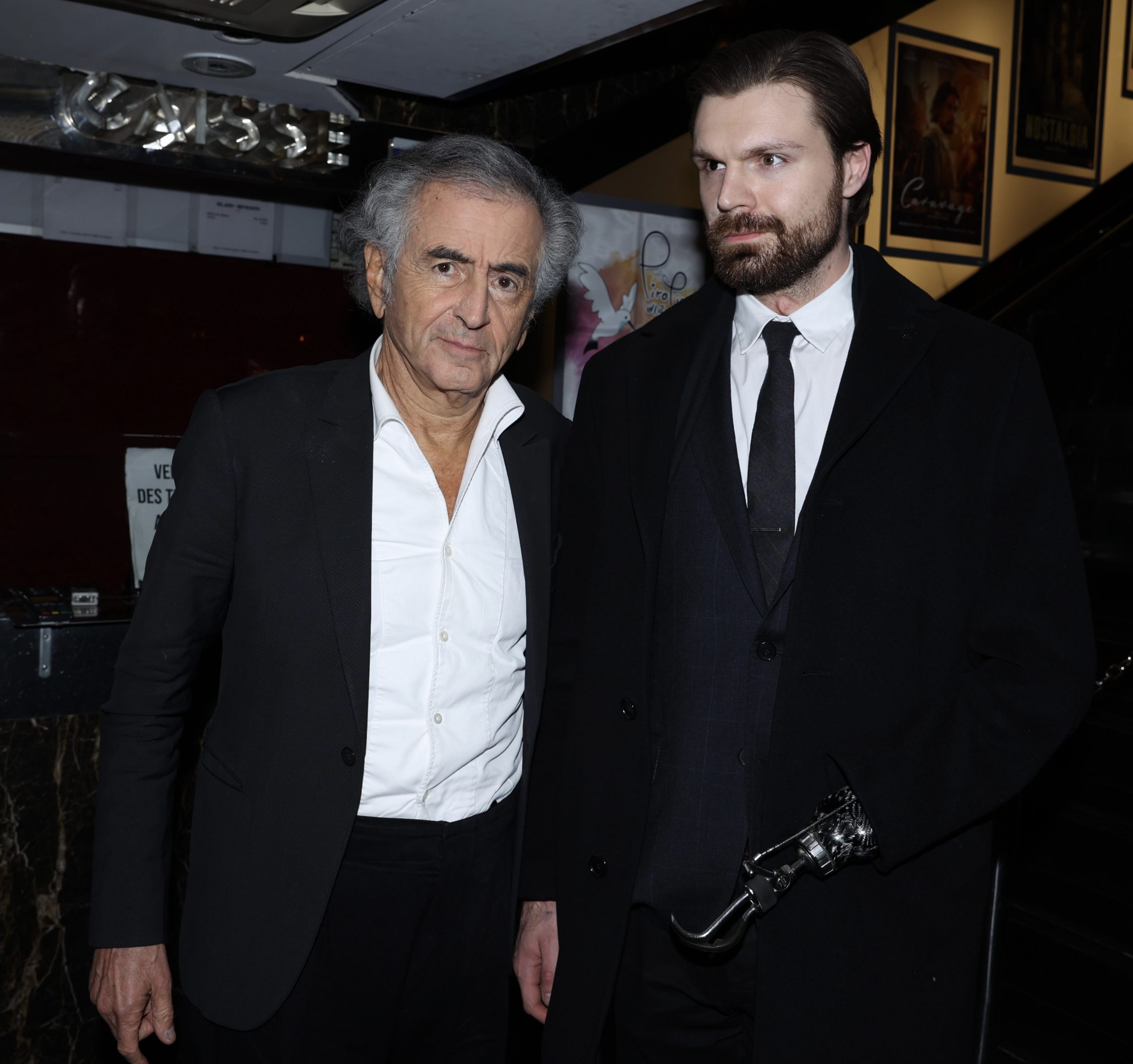 Bernard-Henri Lévy et Ilya Samoilenko lors de l'avant-première du film de BHL, « Slava Ukraini », le 6 février 2023 au Balzac.