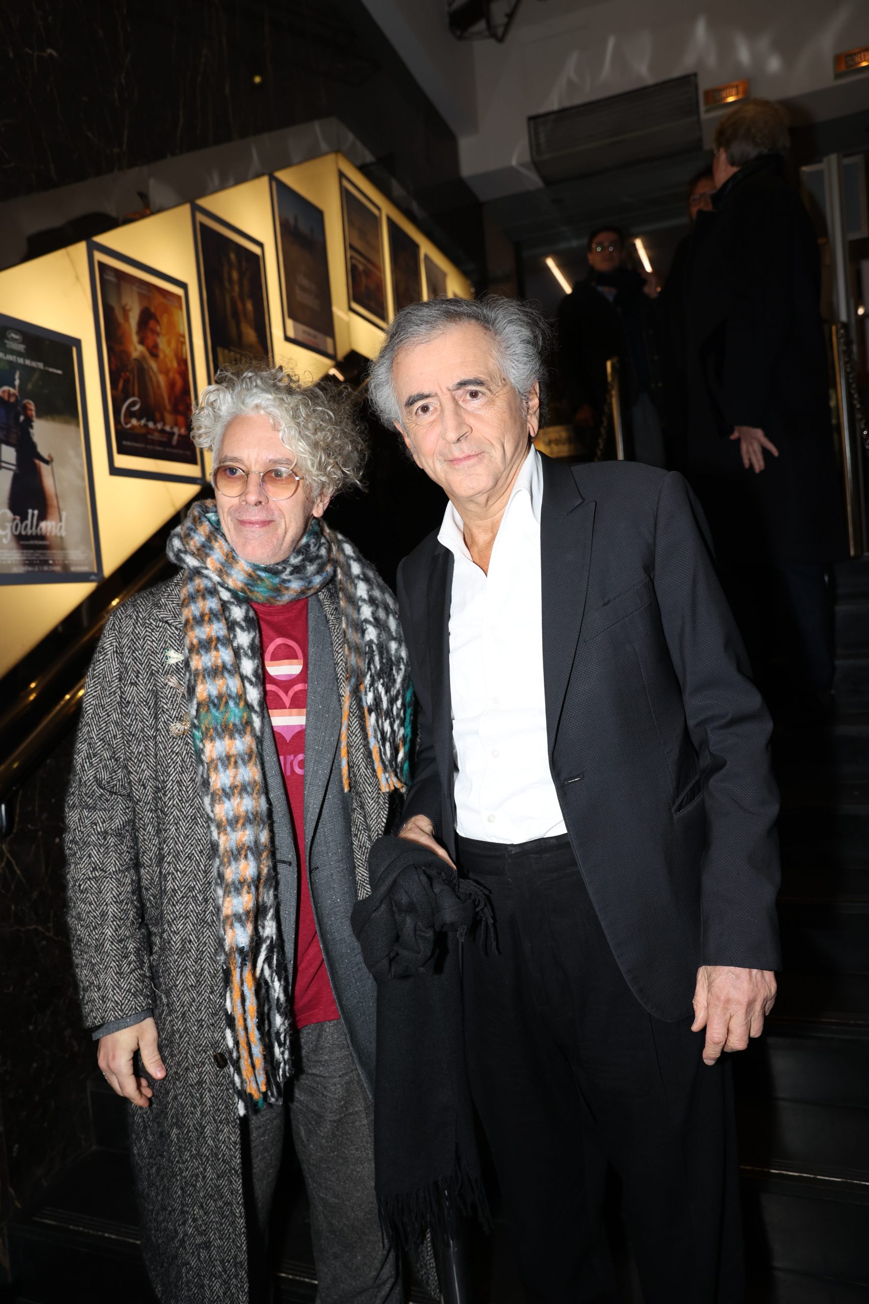 James Thierrée et Bernard-Henri Lévy lors de l'avant-première du film de BHL, « Slava Ukraini », le 6 février 2023 au Balzac.