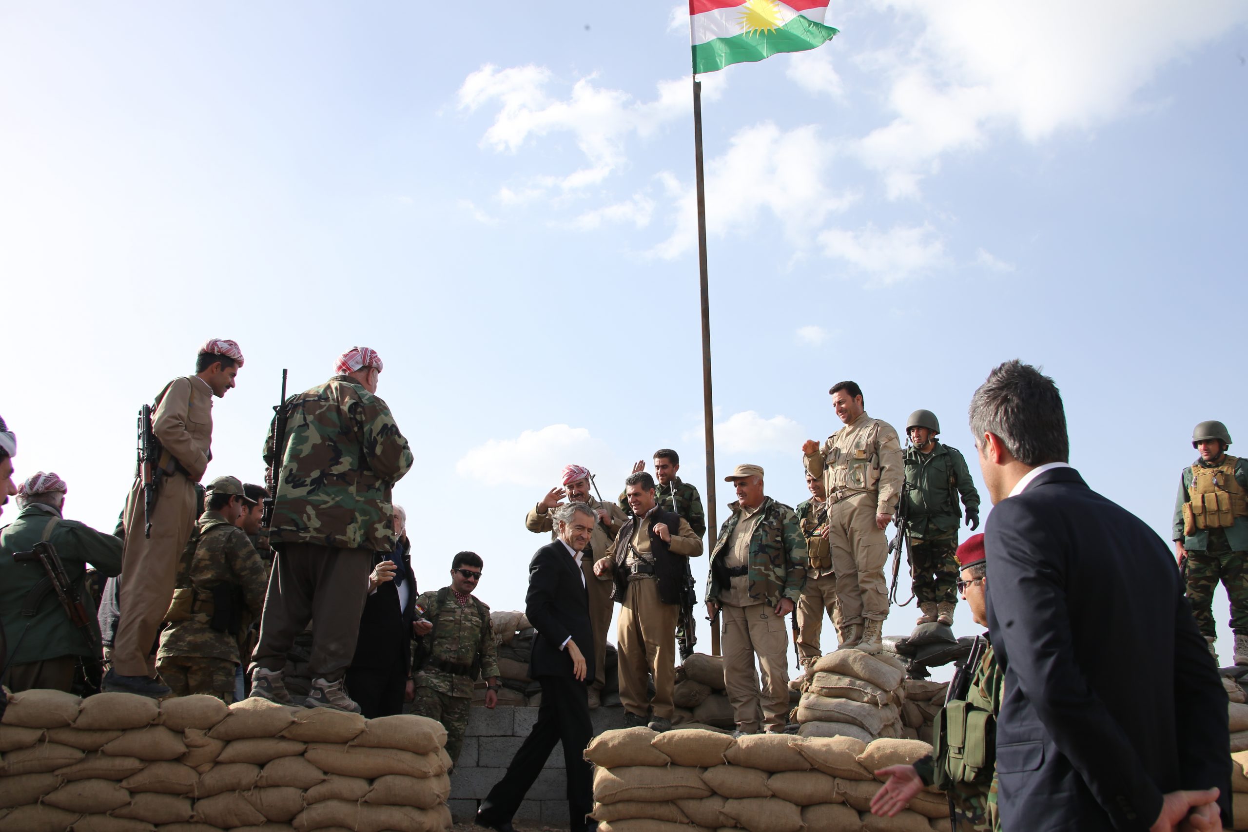 BHL avec les Peshmergas au Kurdistan irakien.