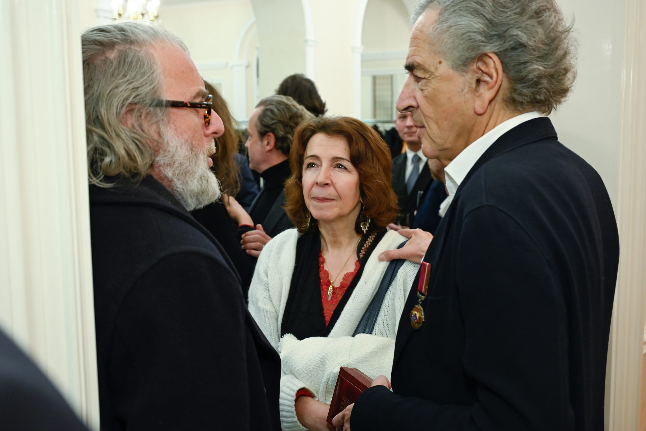 Grégoire Chertok, Laure Mandeville et Bernard-Henri Lévy.