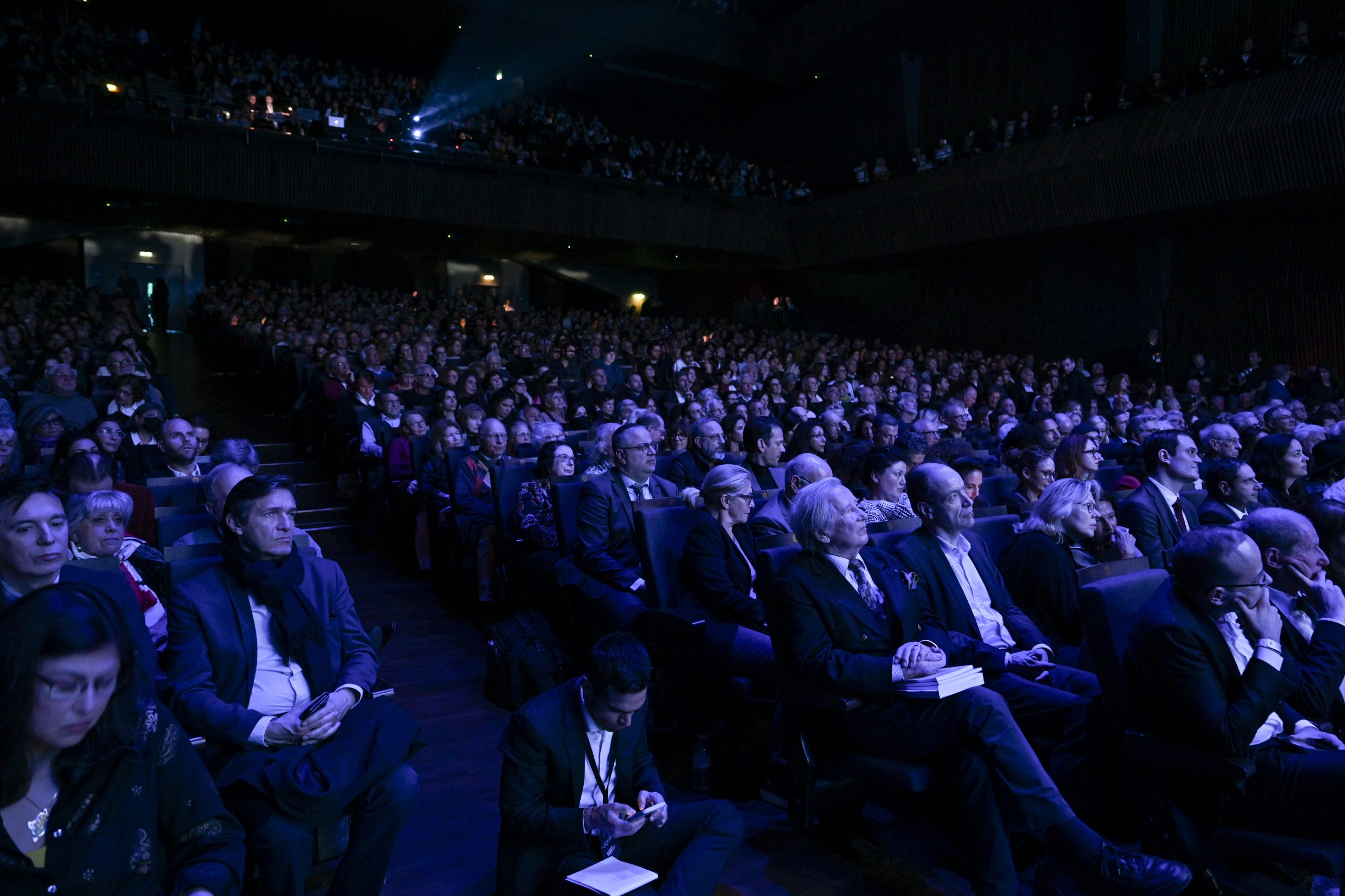 Le public de la salle Pleyel lors de la grande conférence de BHL sur son livre « Solitude d'Israël ».