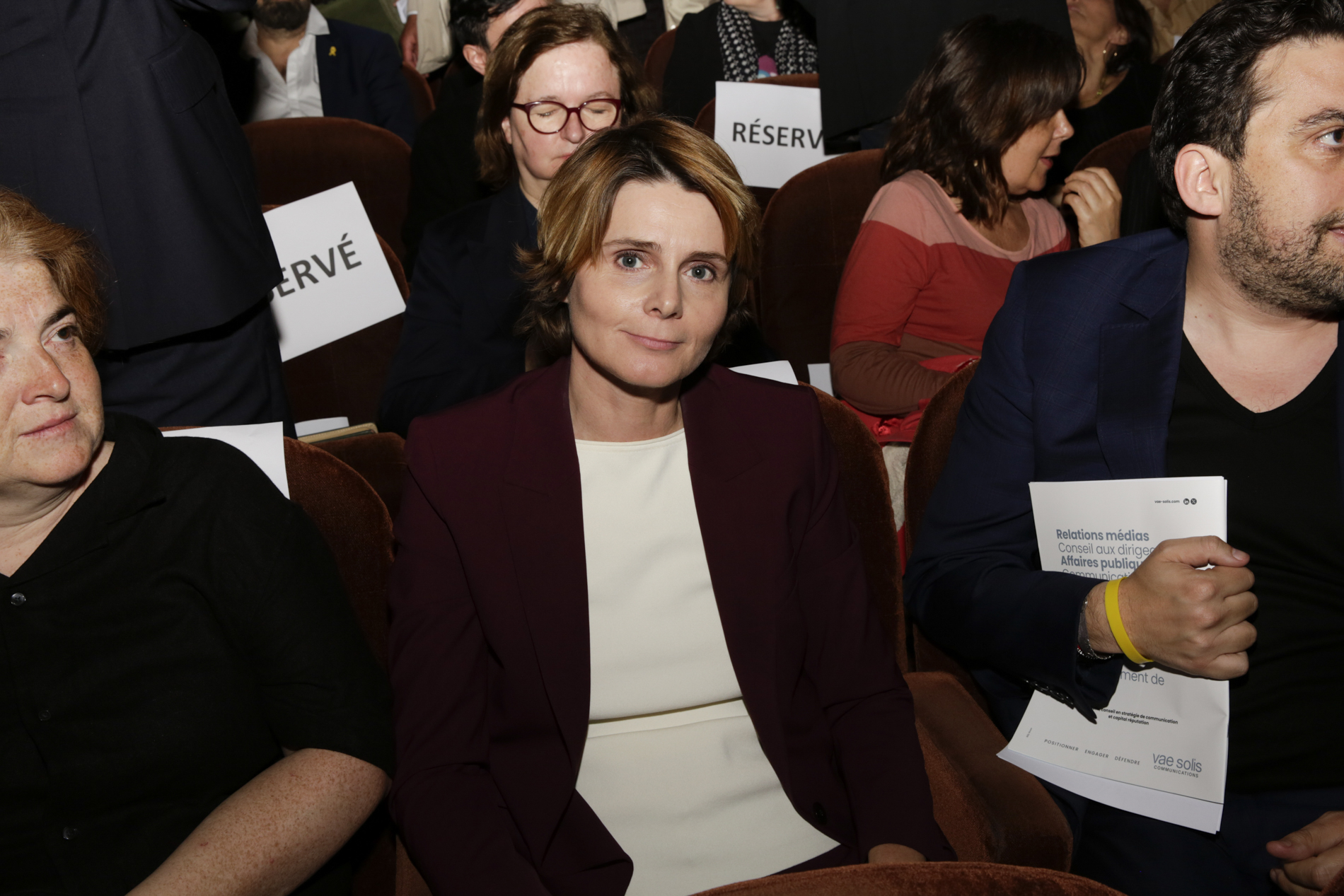 Caroline Fourest sur la scène du théâtre Antoine