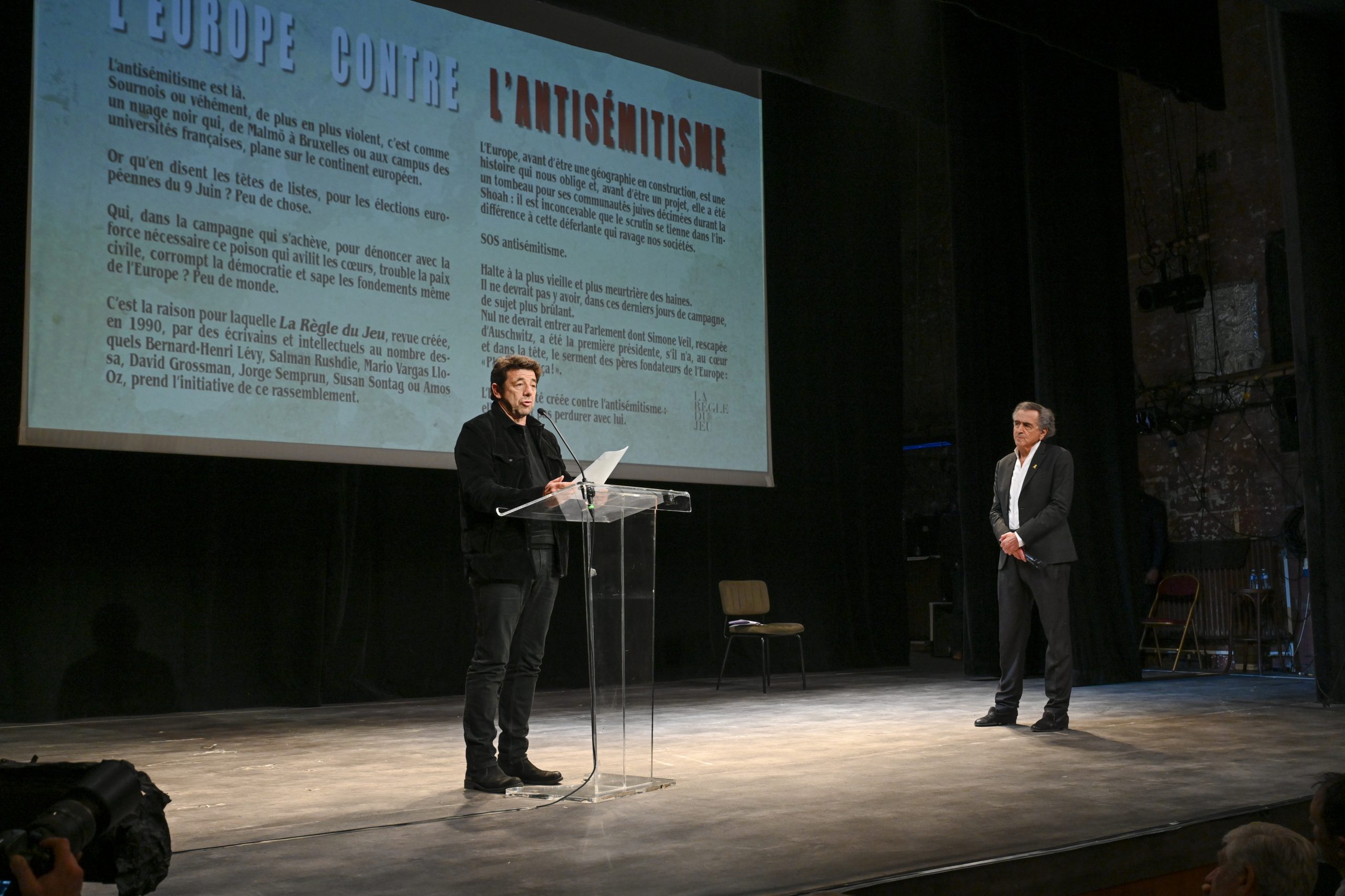 Patrick Bruel et BHL sur la scène du Théâtre Antoine