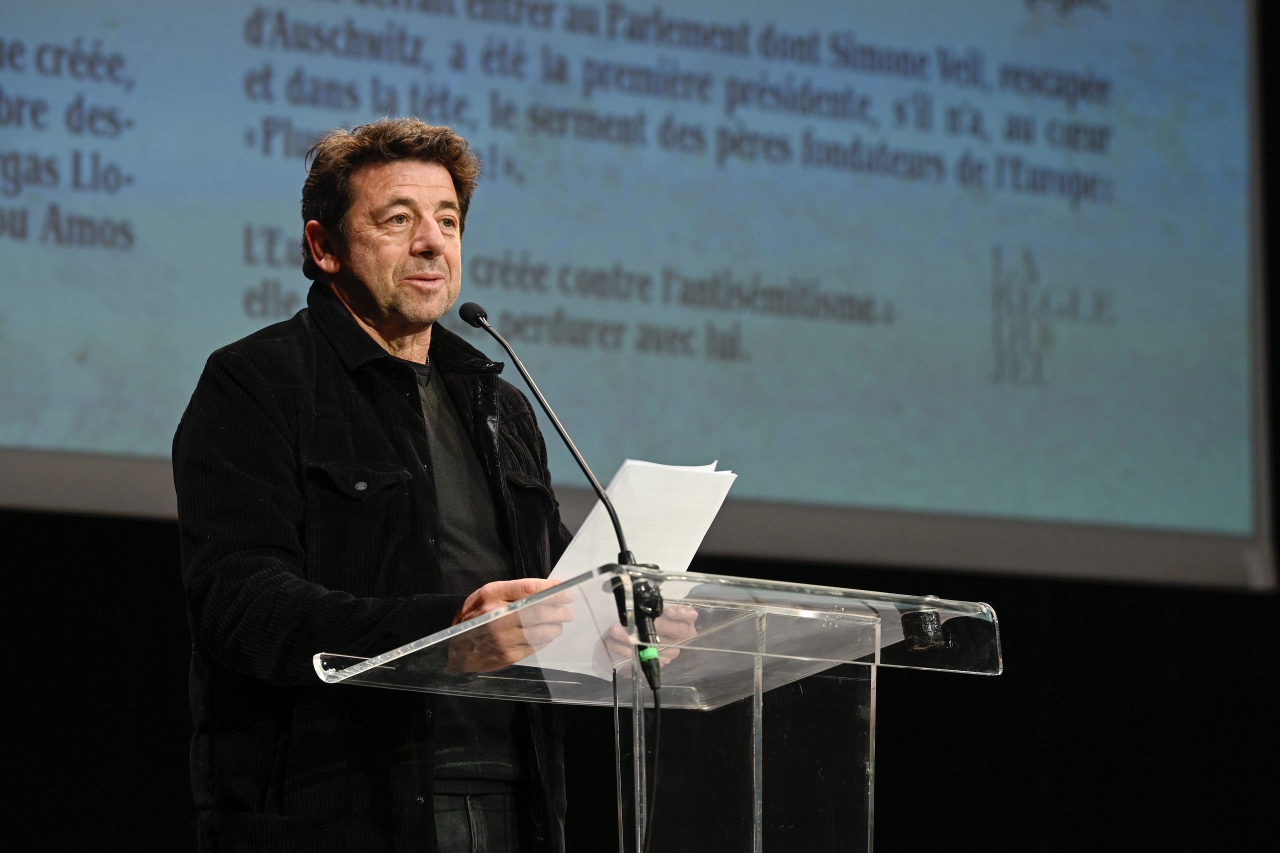 Patrick Bruel prend la parole au Théâtre Antoine